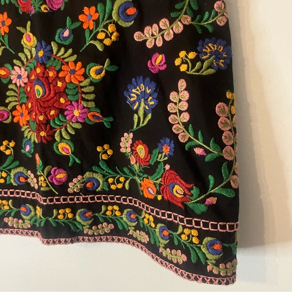 Zara Black Embroidery Skirt Colorful Flowers Size Medium - Picture 2 of 8
